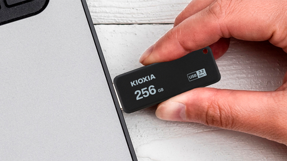 KIOXIA KUC-3A256GL USBメモリ Trans Memory U301 256GB ブルー KUC3A256GL 通販 